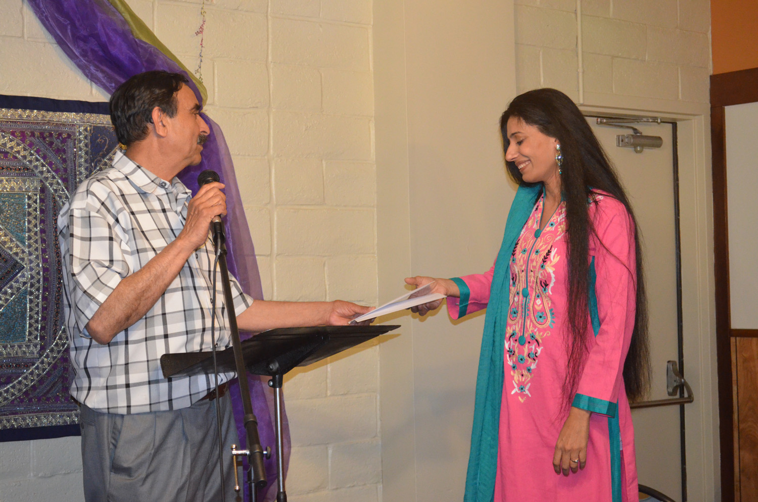 Pak Am Culture 4-28-2012  Durriya Award